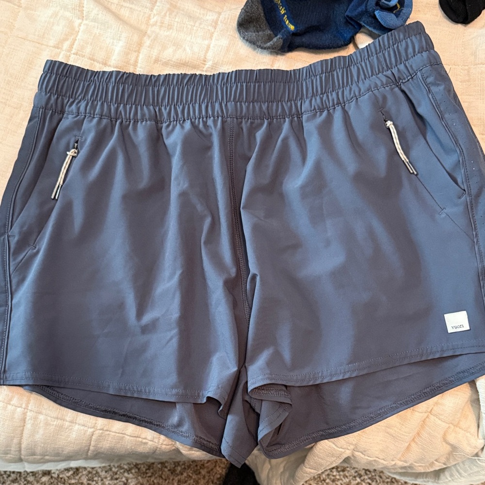 NWOT Vuori Dash Short